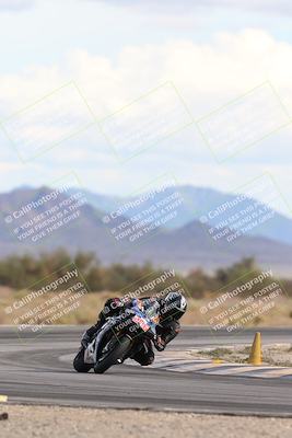 media/Nov-16-2025-Race Pace (Sun) [[8c5fa54630]]/Non Verified Riders (1st 20 Minutes)/5-Turn 15 (110pm)/